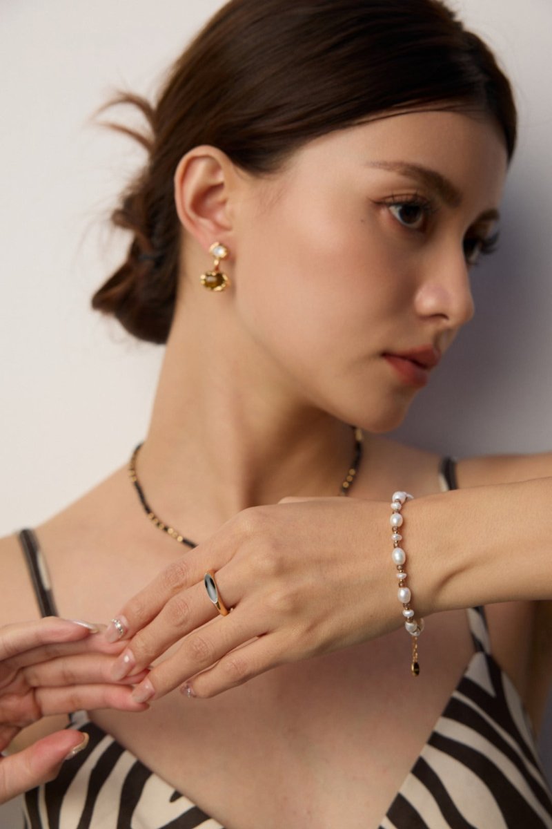 S925 Sterling Silver Simple Black Droplet Glaze Ring - Figgostyle