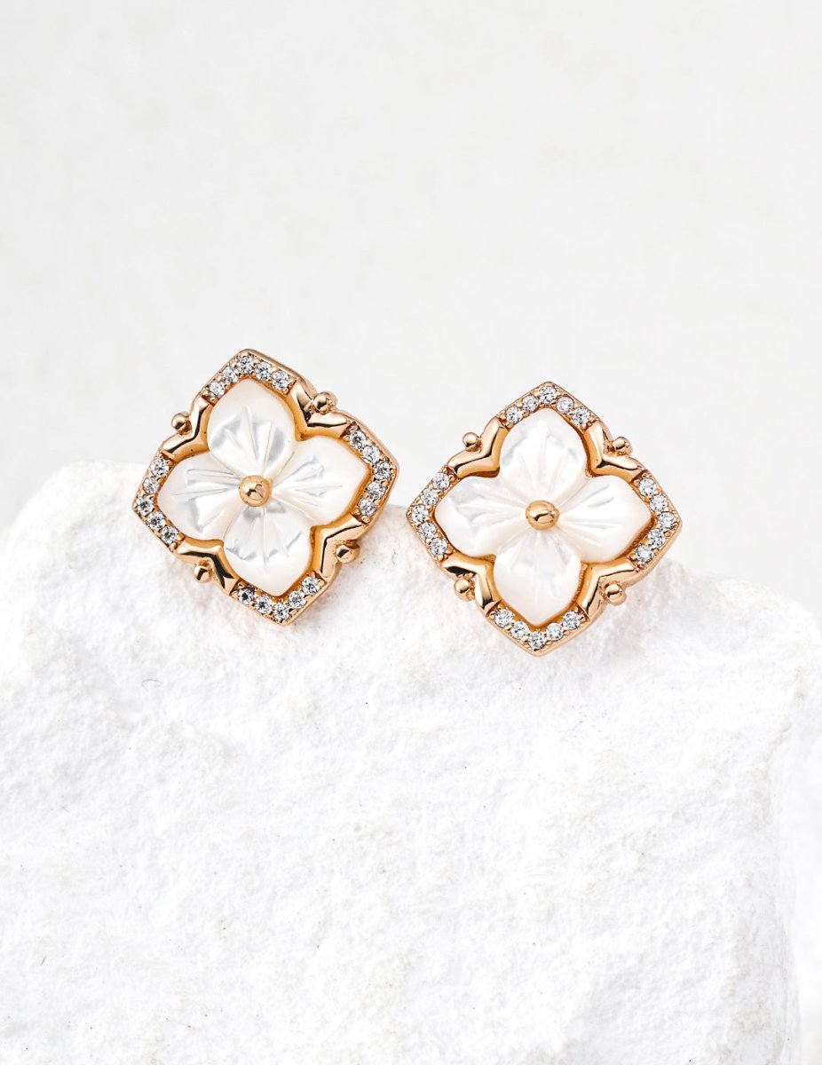 The court - style four - leaf clover earrings - Figgostyle