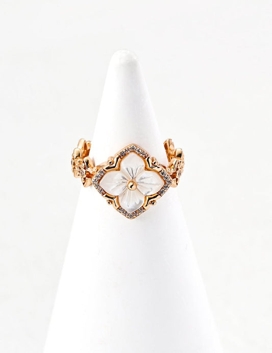 The court - style four - leaf clover series mother - of - pearl ring - Figgostyle