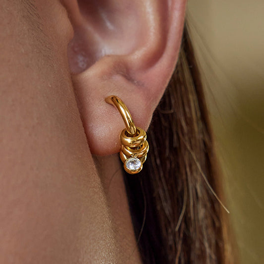 Zircon earrings with a touch of understated luxury. - Figgostyle